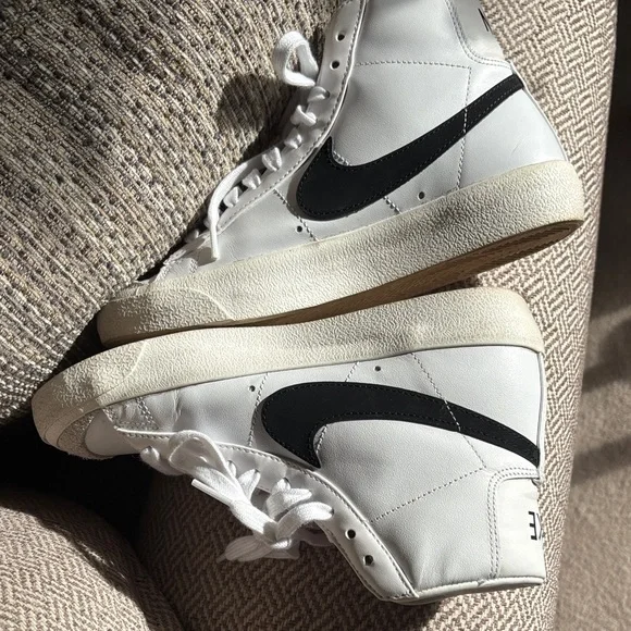 Nike White and Gray High-Top Sneakers - Picture 5 of 6